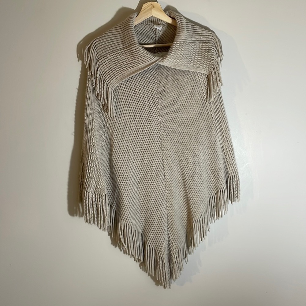 One Size Sweater Poncho‎